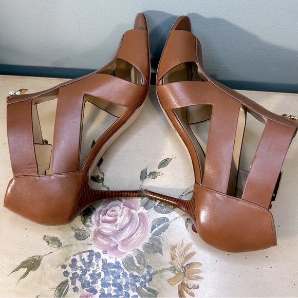 Michael Kors Tan Leather Gold Front Zip Side Buckle Heeled Ankle Shoes - Picture 6 of 12